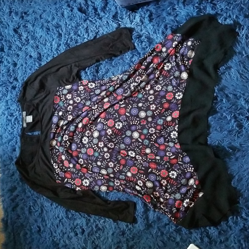 Kate & Mallory Size L floral blouse